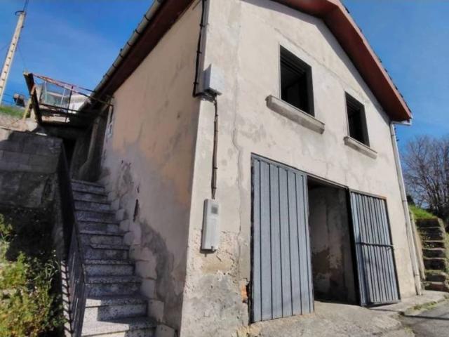 Casa rústica / Caserío en Venta en San Martín del Rey Aurelio