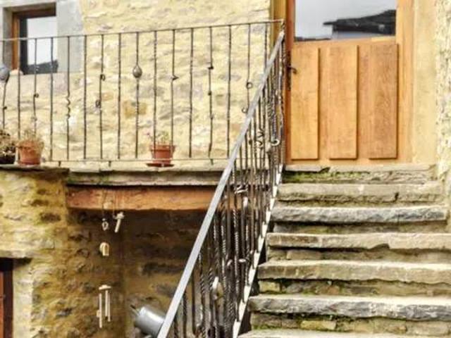 Casa rústica / Caserío en Venta en Sabiñánigo