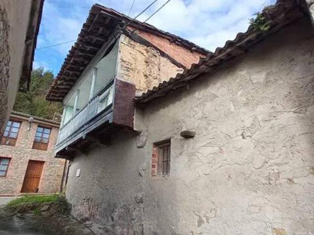 Casa rústica / Caserío en Venta en Sariego