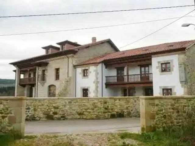 Casa rústica / Caserío en Alquiler en Reocín