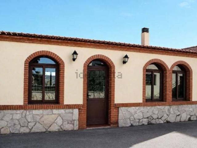 Casa rústica, Castellet i la Gornal