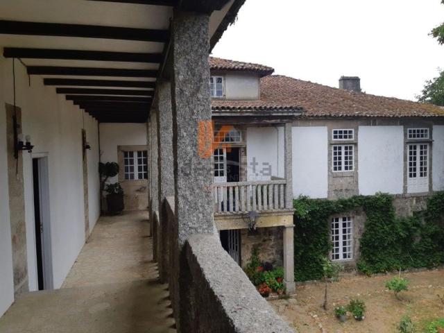 Casa rústica, A Estrada
