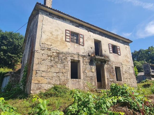 Casa rústica, A Estrada