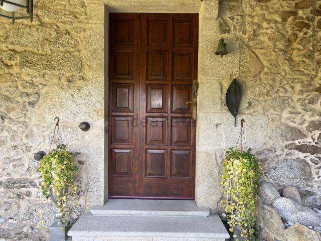 Casa rústica, A Estrada