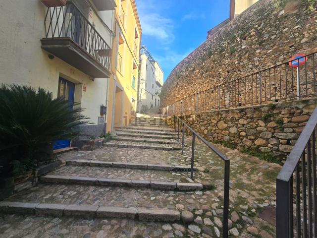 Casa rústica, Anglès