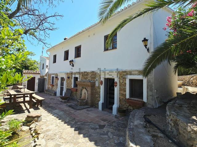 Casa rústica, Alcaucín