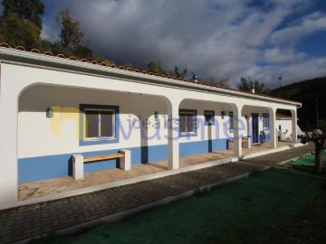 Quinta à venda em Alferce - Garagem