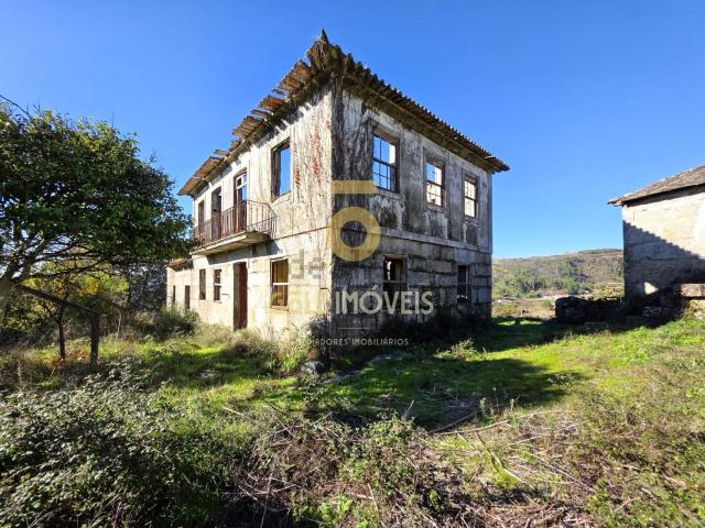 Casa rústica, Grilo