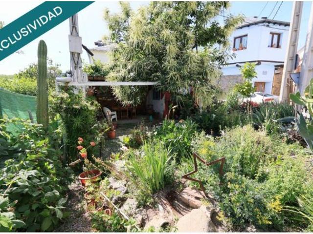 Casa Rústica de Piedra en el Camino de Santiago con Jardín