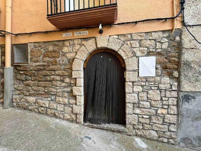 Casa rústica en alquiler en plaza