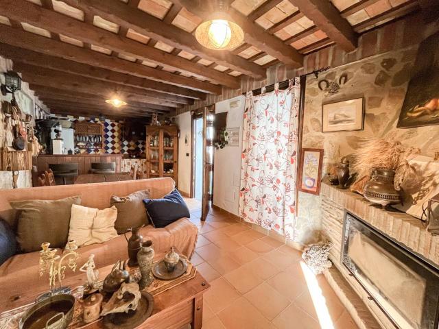 CASA RÚSTICA EN EL CASTILLO DE CASTELLAR