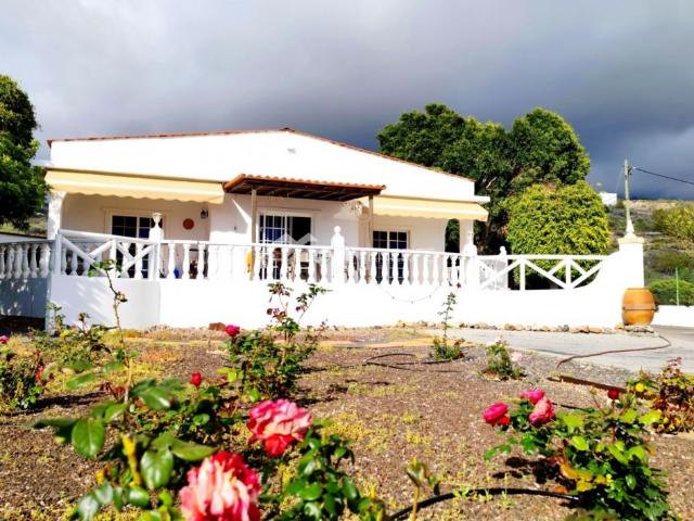 Casa Rustica en Playa San Juan de 6 dormitorios en venta 150m² Guía de Isora