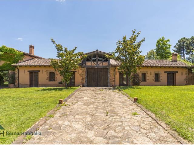 Casa rustica en venta en Jarandilla de La Vera