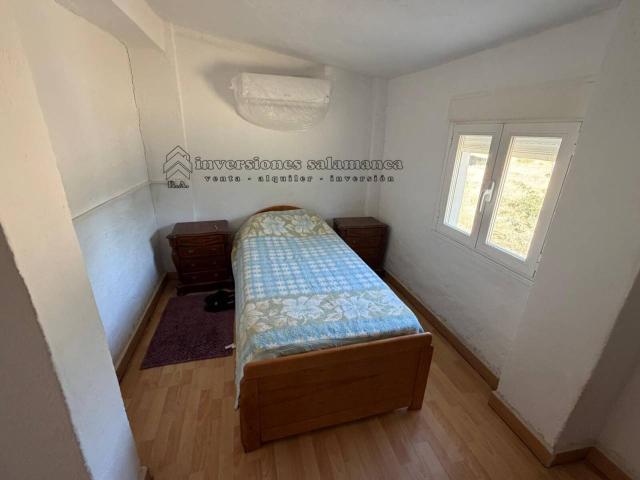 Casa rustica en venta en San Joaquin de Huelmos