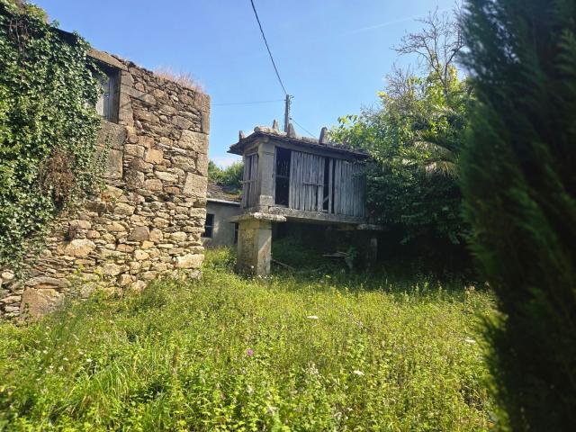 Casa rustica en venta. Viveiro