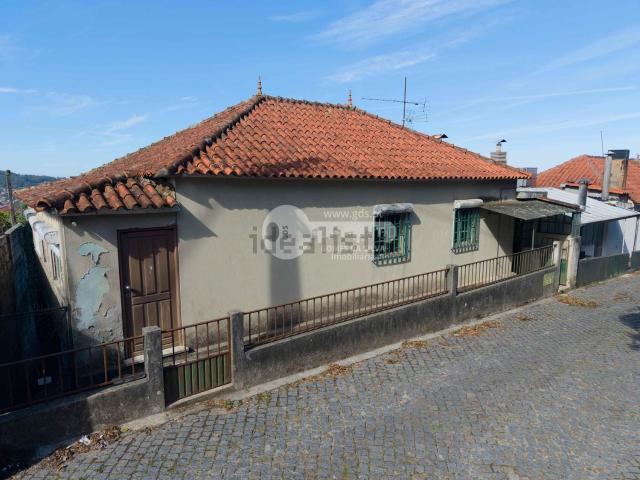 Casa rústica, Esporões