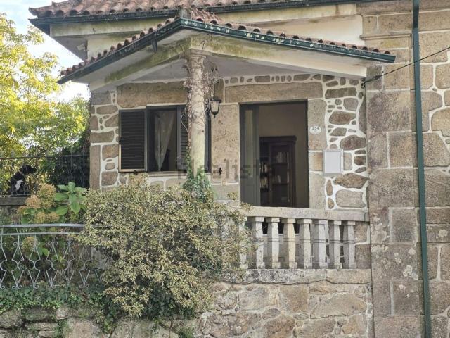 Casa rústica, Esqueiros Nevogilde Travassós