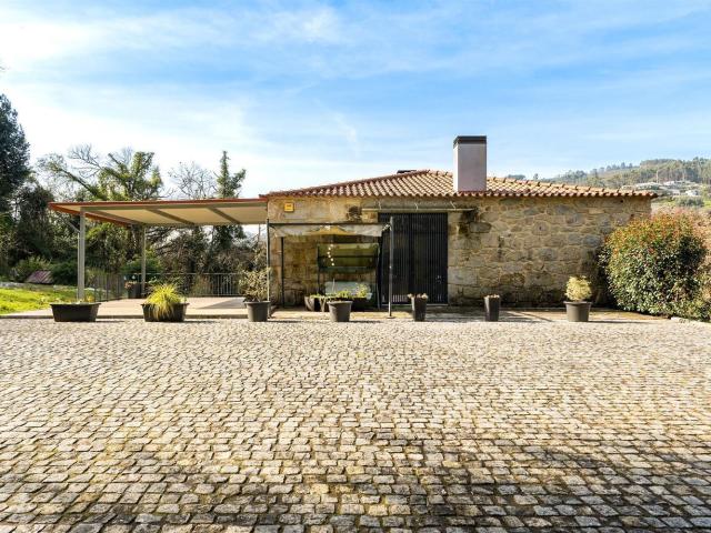 Casa rústica, Esqueiros Nevogilde Travassós