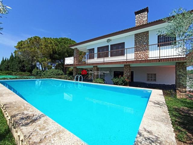 Casa rústica, L&apos Aldea