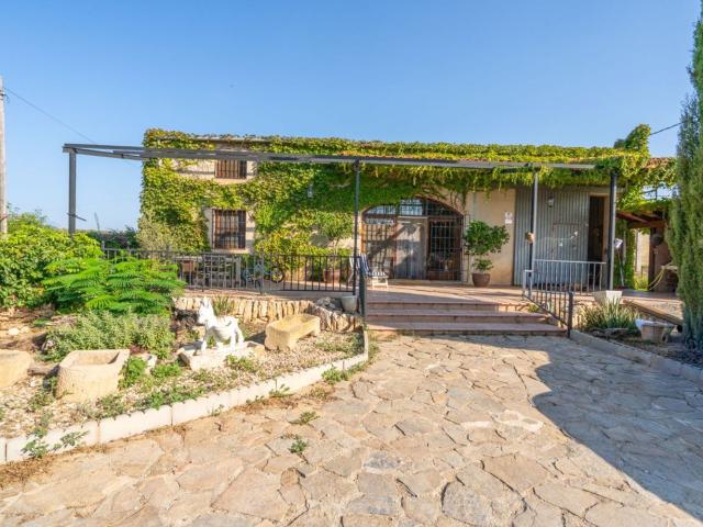 Casa rústica, L&apos Aldea