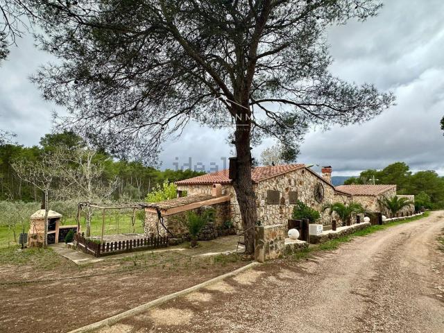 Casa rústica, L&apos Ampolla