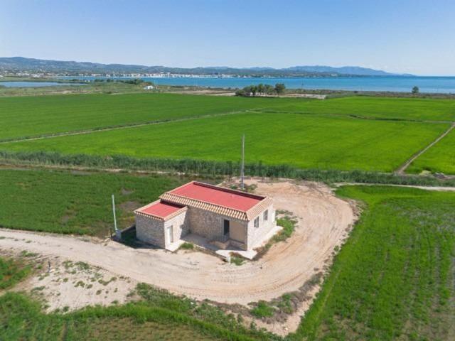 Casa rústica, L&apos Ampolla