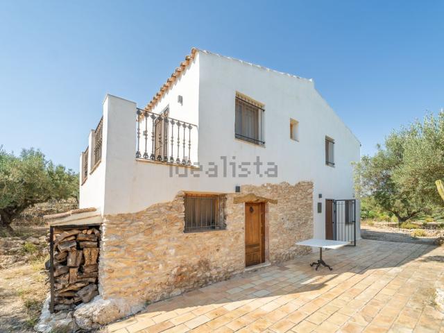 Casa rústica, L&apos Ampolla