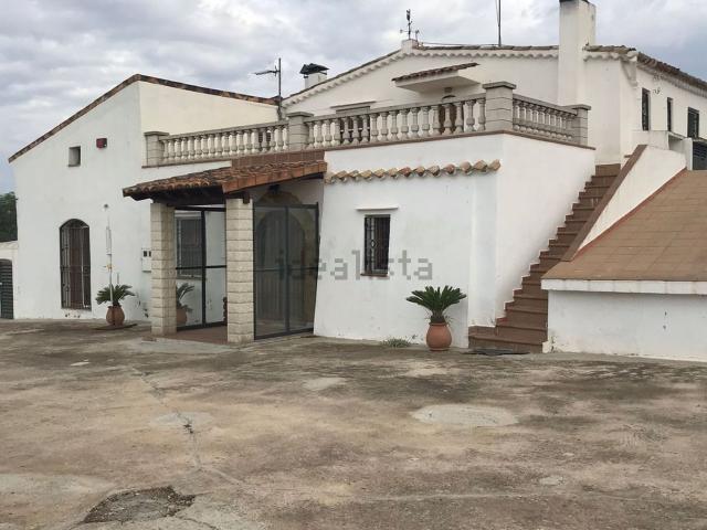 Casa rústica, L&apos Arboç