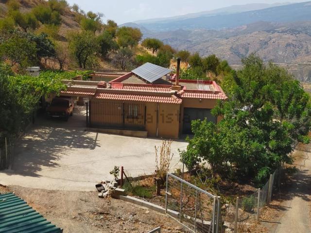 Casa rústica, Lobras