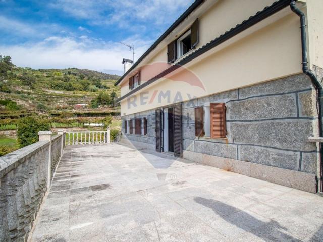 Casa rústica, Loivos da Ribeira e Tresouras
