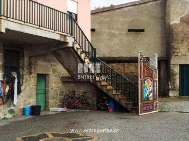 Casa rústica, Marco