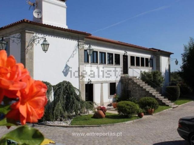 Casa rústica, Marco