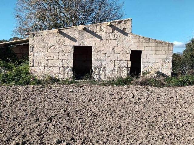 Casa rústica, Muro