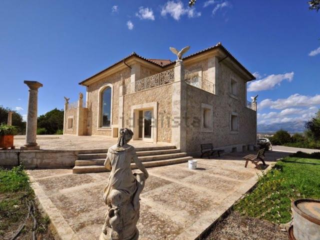 Casa rústica, Muro