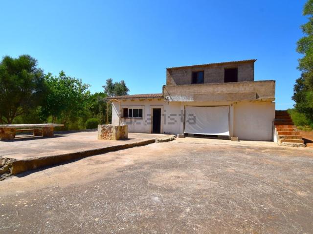 Casa rústica, Muro