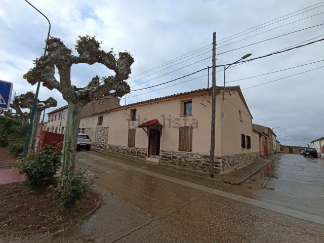 Casa rústica, Palacios del Pan