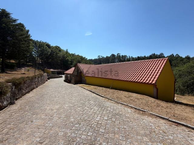 Casa rústica, Paredes de Viadores e Manhuncelos