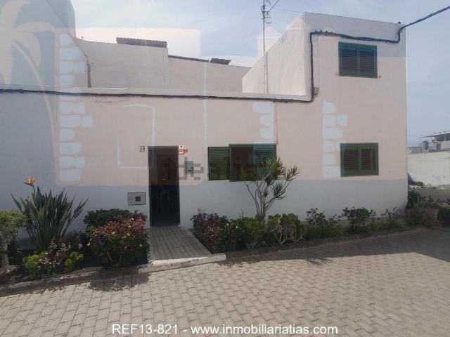 Casa rústica, Tias