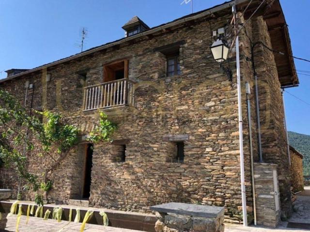 Casa rústica, Tirvia