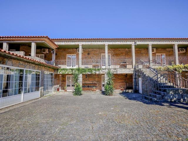 Casa rústica, Vale São Cosme Telhado Portela