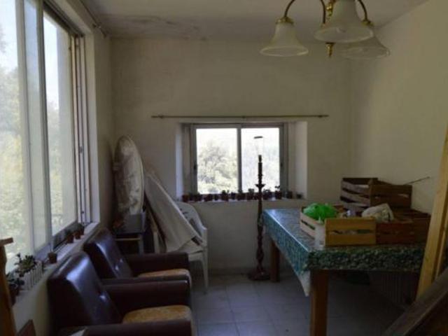 Casa rústica Venta Boadella i les Escaules, Les Escaules