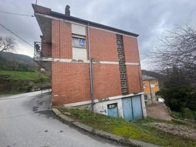 Casa rústica Venta Puente de Domingo Flórez, San Pedro de Trones