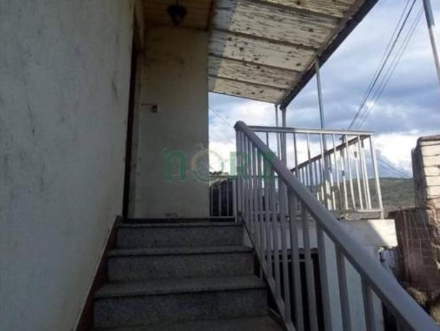 Casa rústica Venta Quintela de Leirado, Atrio Leiro