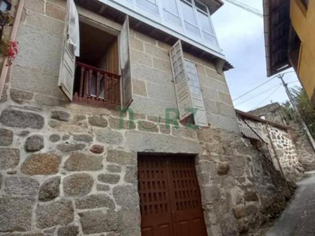 Casa rústica Venta Quintela de Leirado, Atrio Leiro