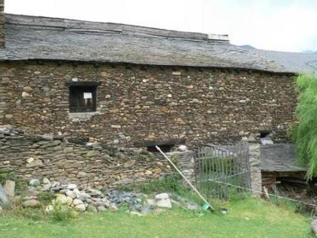 Casa rústica Venta Tírvia, Tírvia