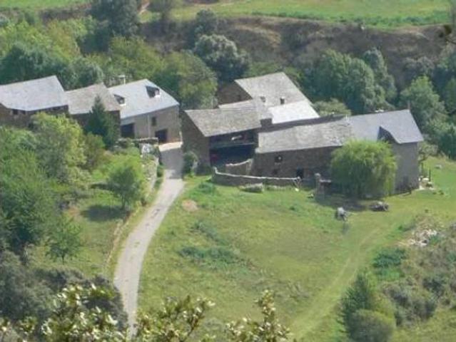 Casa rústica Venta Tírvia, Tírvia