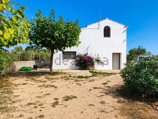Casa rústica, Vila Rodona