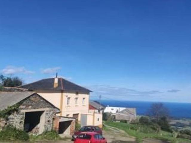 Casa rural con vistas panorámicas al mar en Luarca