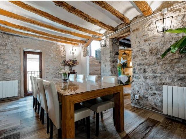 Casa rural de lujo con seis suites y zona de aguas en la Segarra