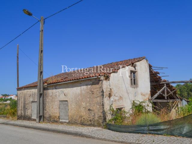 Casa rural em pedra de xisto com quintal, Proença a Nova